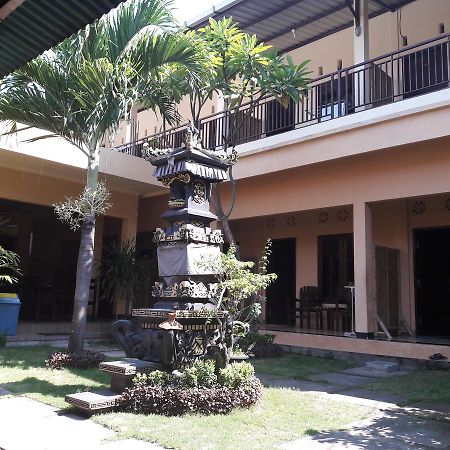 Puji Homestay Mataram Eksteriør billede