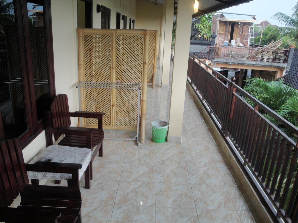 Puji Homestay Mataram Eksteriør billede