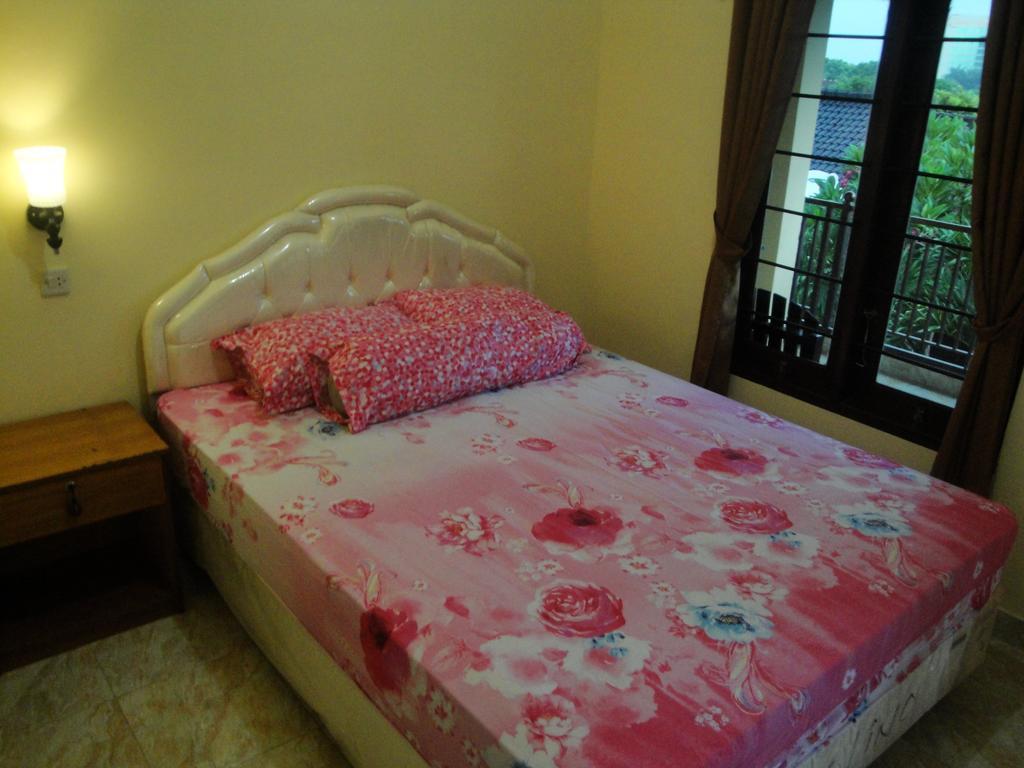Puji Homestay Mataram Eksteriør billede