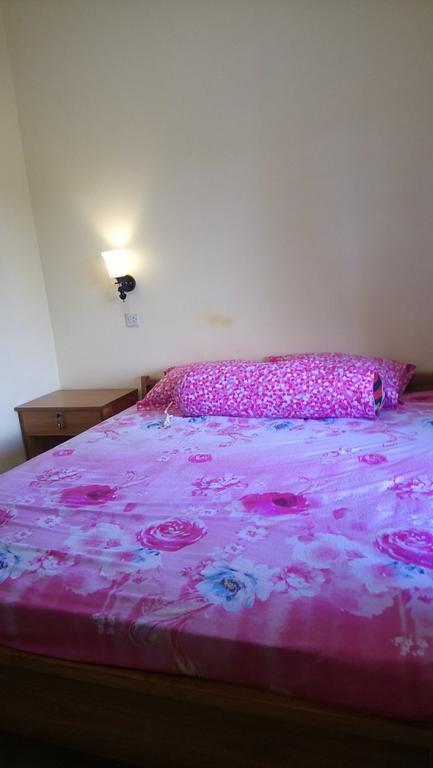 Puji Homestay Mataram Eksteriør billede