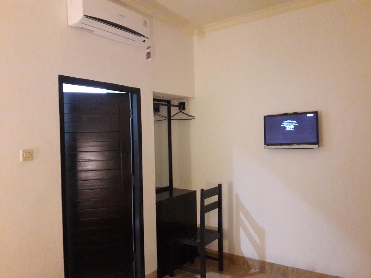 Puji Homestay Mataram Eksteriør billede