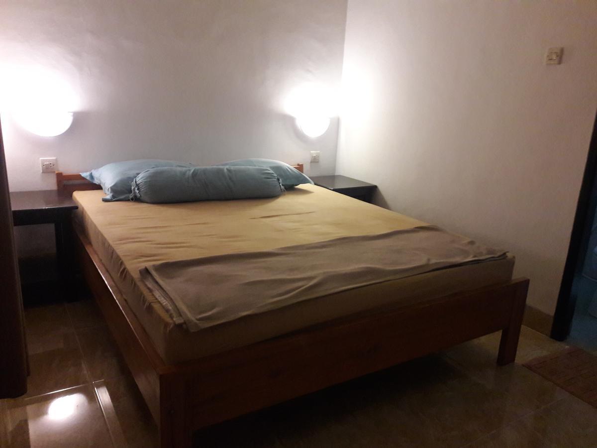 Puji Homestay Mataram Eksteriør billede